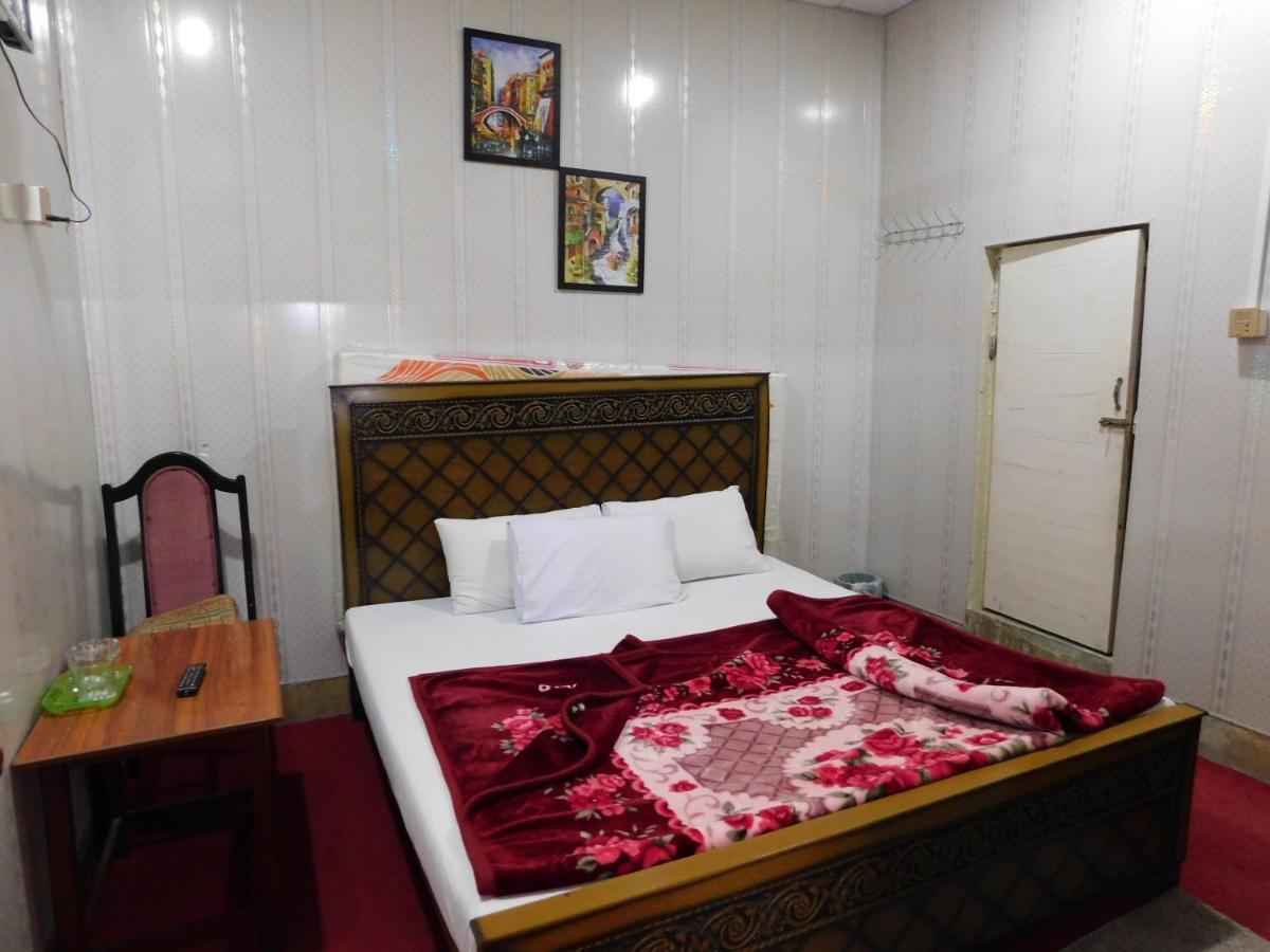 Rex Hotel Rawalpindi Bagian luar foto